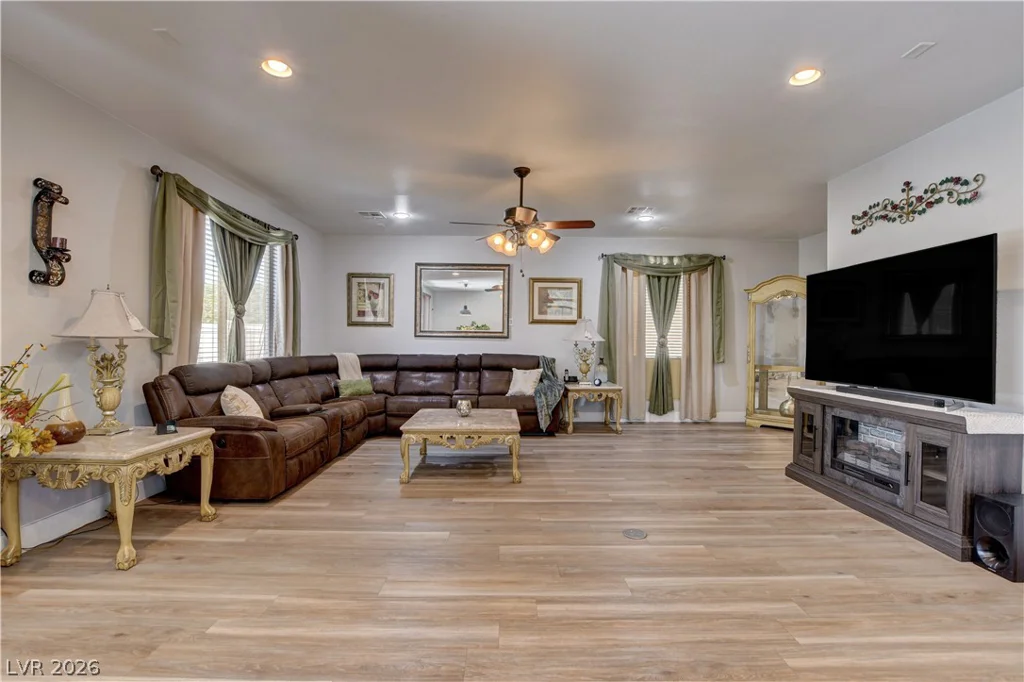 230 Pivot, North Las Vegas, NV 89031