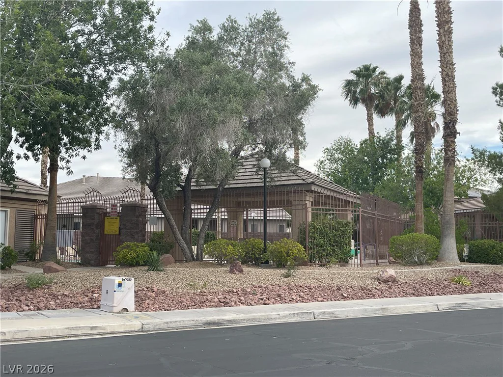 258 Spring River, Las Vegas, NV 89123