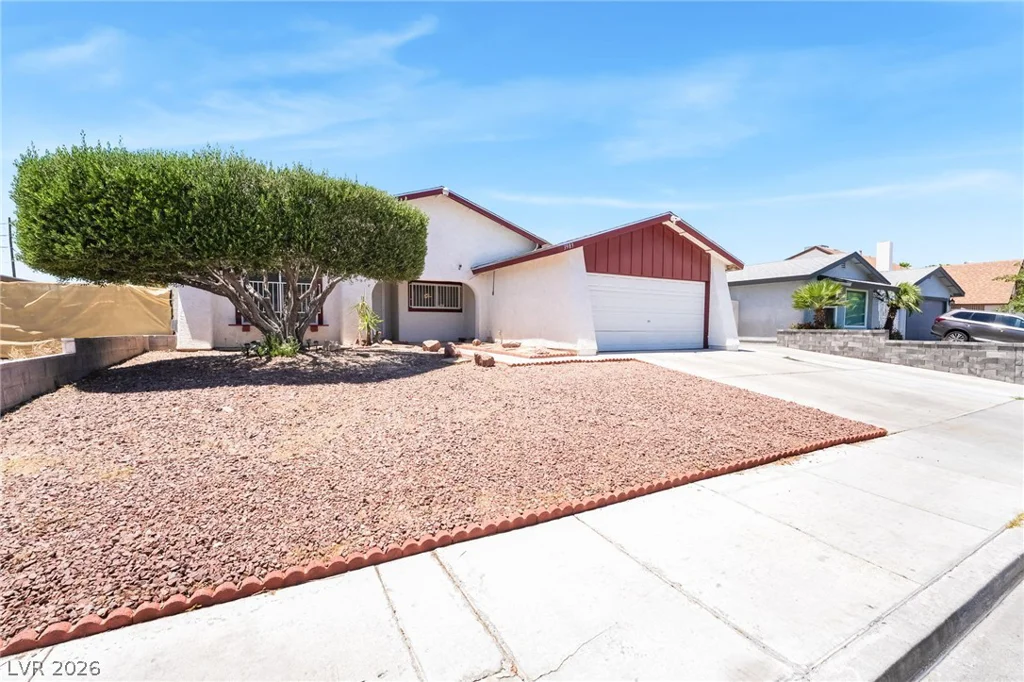 3983 Redwood, Las Vegas, NV 89103