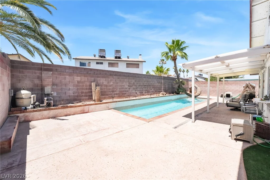 3983 Redwood, Las Vegas, NV 89103