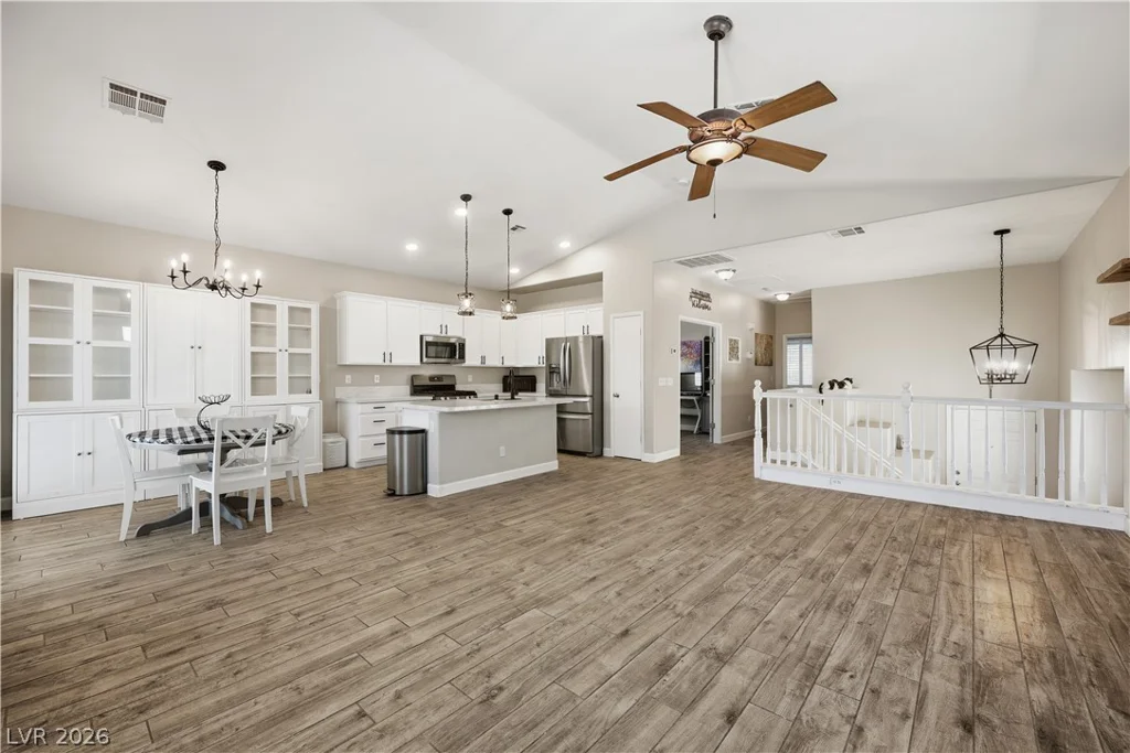 9816 Red Horse, Las Vegas, NV 89143