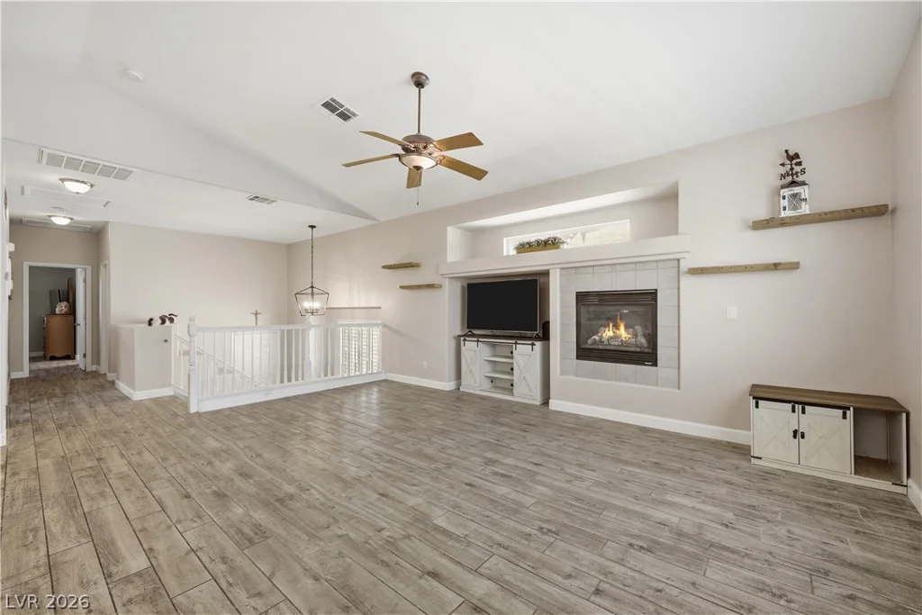 9816 Red Horse, Las Vegas, NV 89143