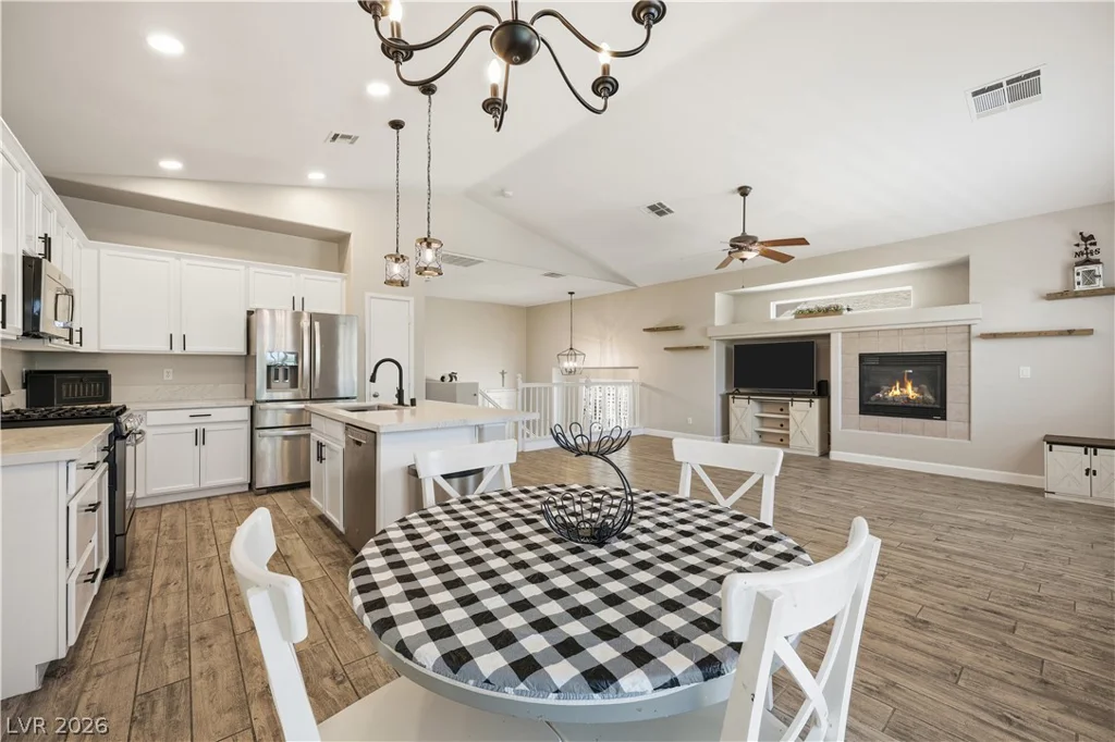 9816 Red Horse, Las Vegas, NV 89143