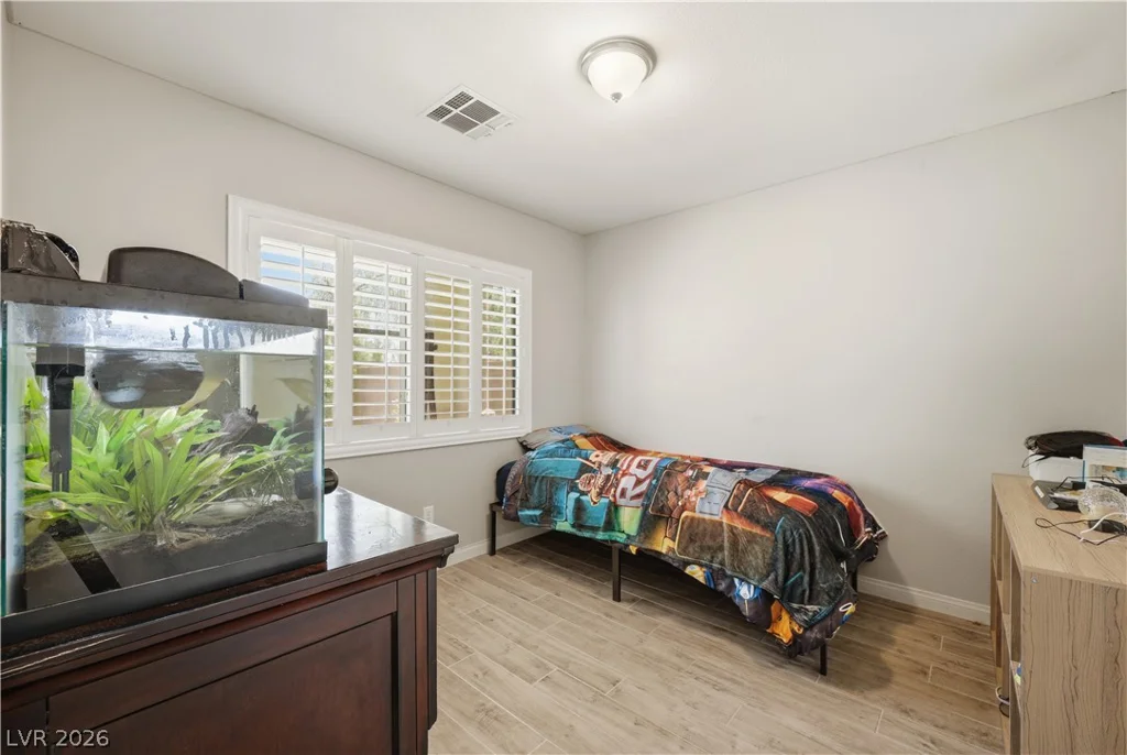 9816 Red Horse, Las Vegas, NV 89143