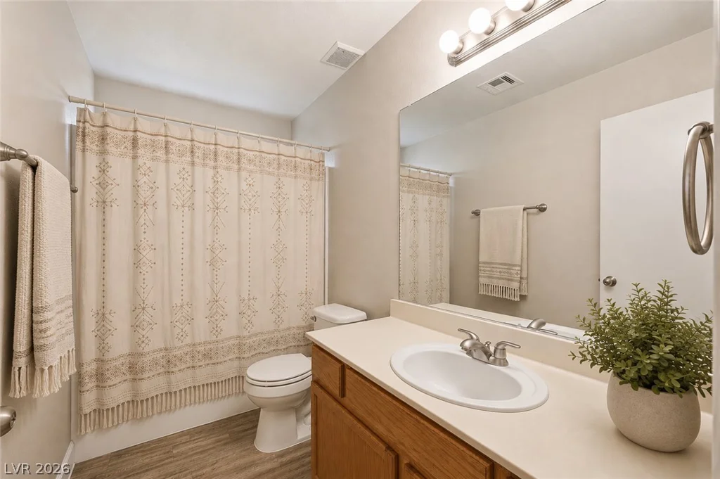 9816 Red Horse, Las Vegas, NV 89143