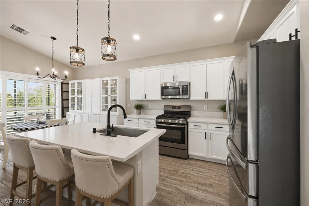 9816 Red Horse, Las Vegas, NV 89143