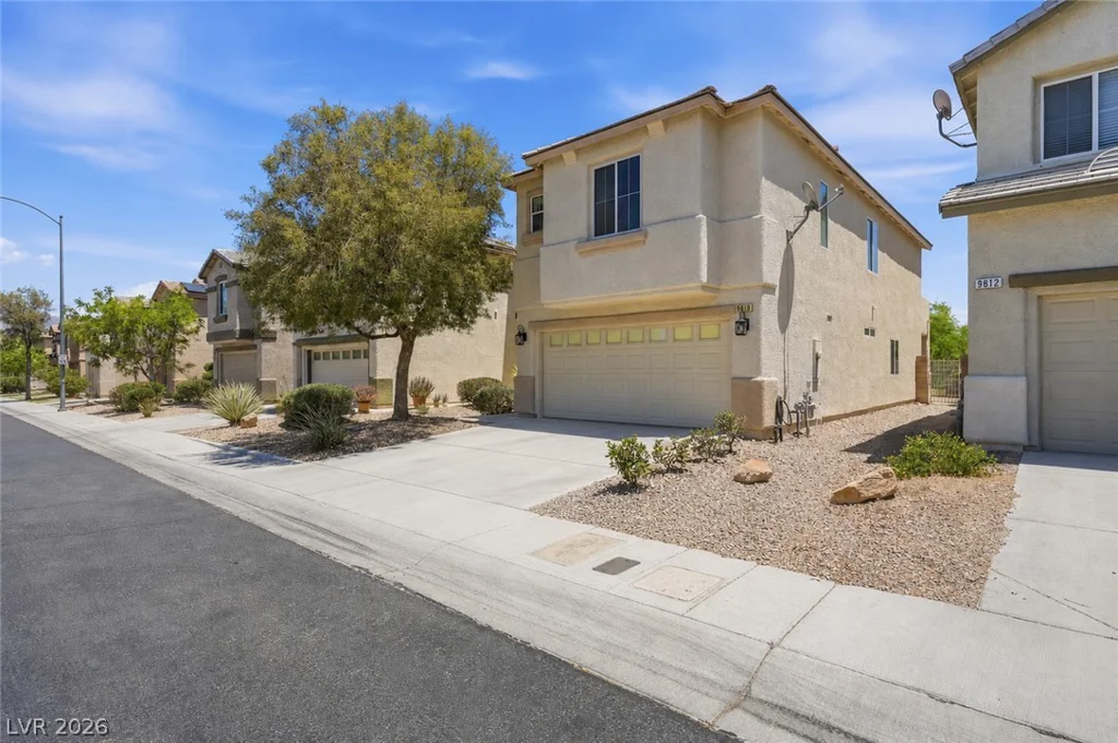9816 Red Horse, Las Vegas, NV 89143