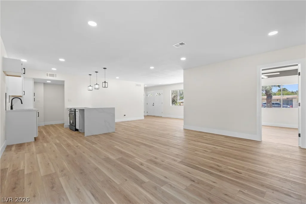 3200 Silver Saddle, Las Vegas, NV 89169