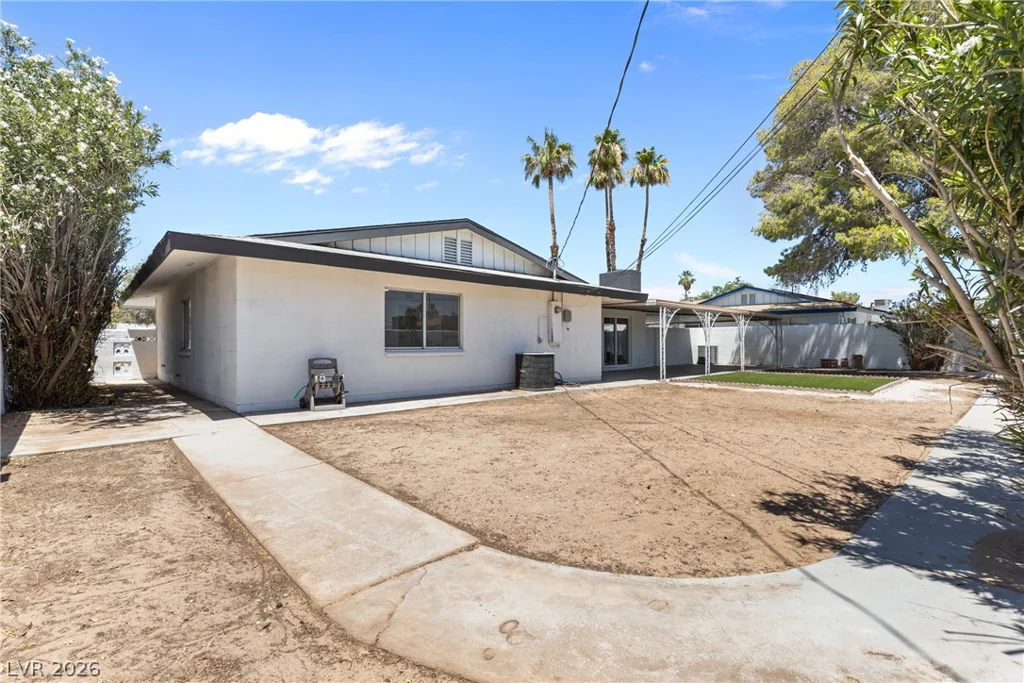 3200 Silver Saddle, Las Vegas, NV 89169