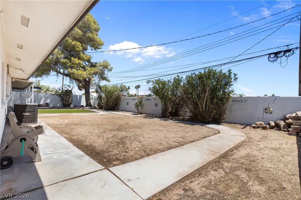 3200 Silver Saddle, Las Vegas, NV 89169