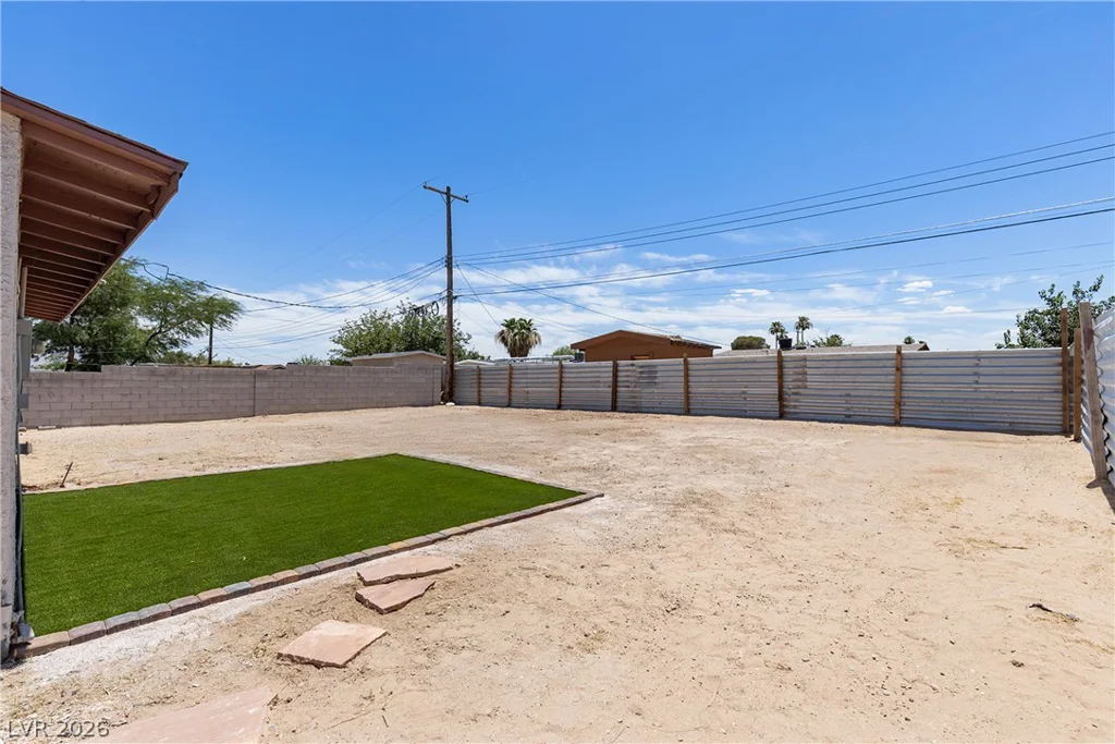 513 Kasper, Las Vegas, NV 89106
