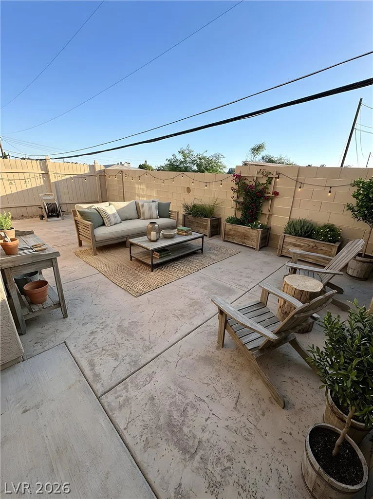 2143 Tierra Del Verde, Las Vegas, NV 89156