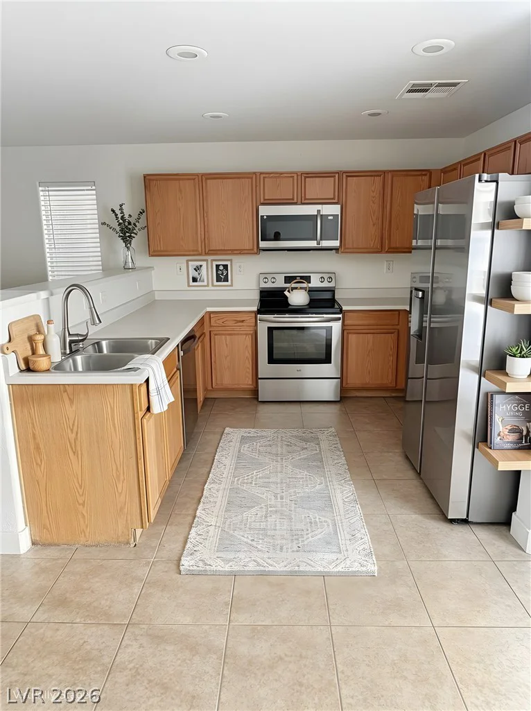 2143 Tierra Del Verde, Las Vegas, NV 89156