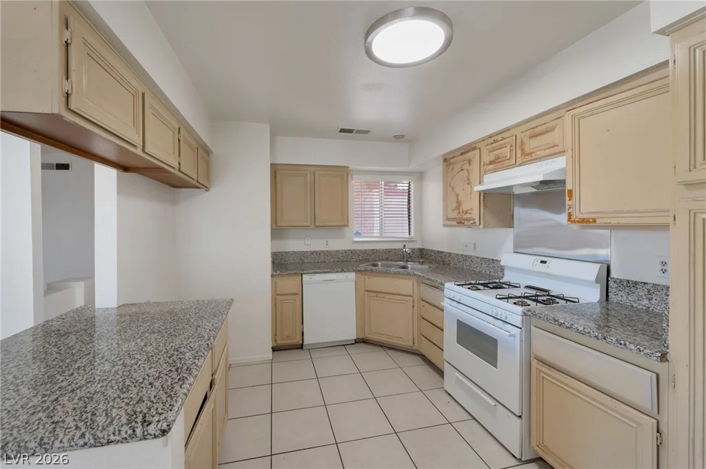 6421 Chippindale, Las Vegas, NV 89108