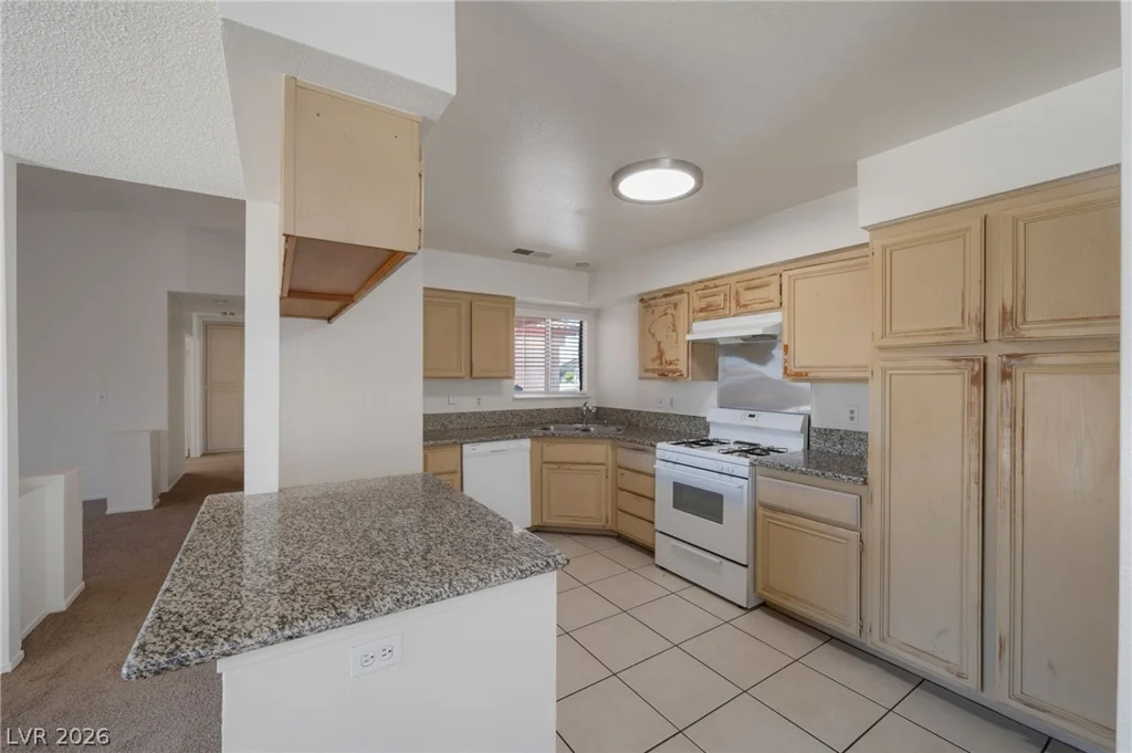 6421 Chippindale, Las Vegas, NV 89108