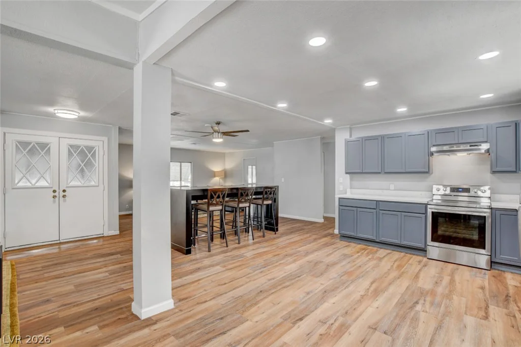 5054 Ridge, Las Vegas, NV 89103
