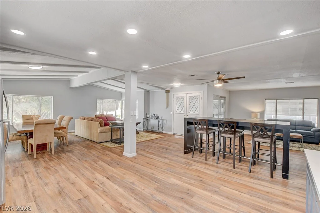 5054 Ridge, Las Vegas, NV 89103
