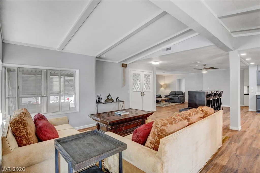 5054 Ridge, Las Vegas, NV 89103