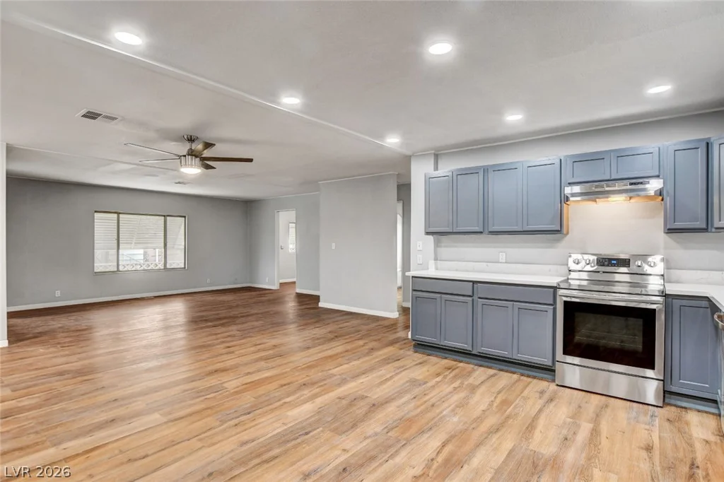 5054 Ridge, Las Vegas, NV 89103