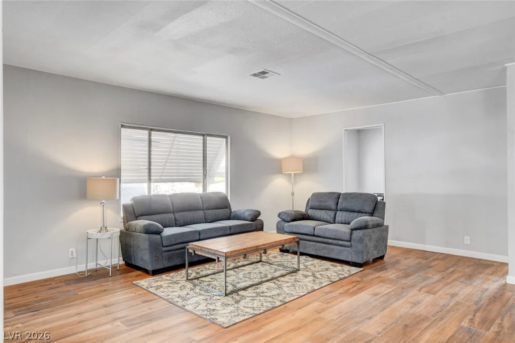 5054 Ridge, Las Vegas, NV 89103