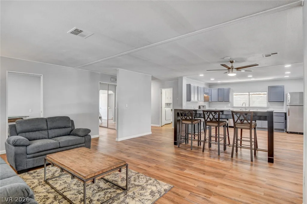 5054 Ridge, Las Vegas, NV 89103