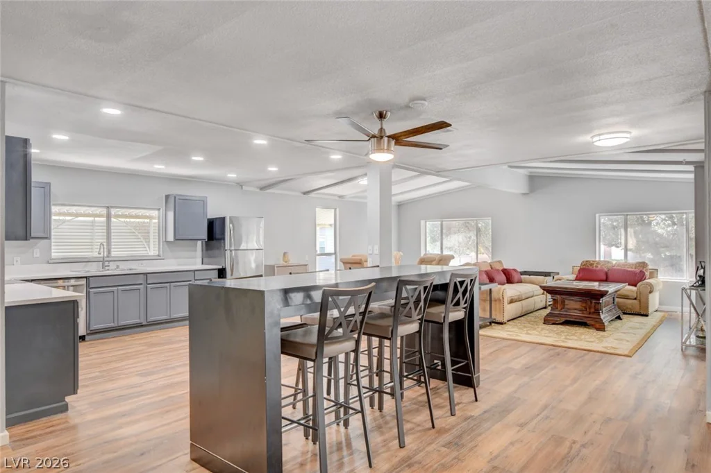 5054 Ridge, Las Vegas, NV 89103