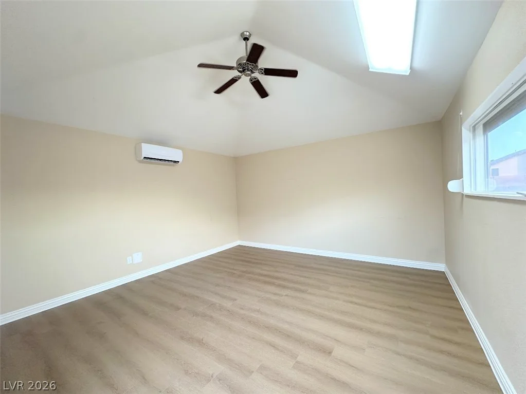 948 Sugar Springs, Las Vegas, NV 89110