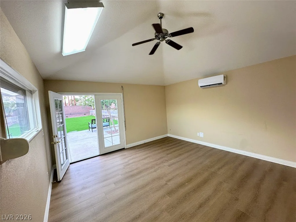 948 Sugar Springs, Las Vegas, NV 89110