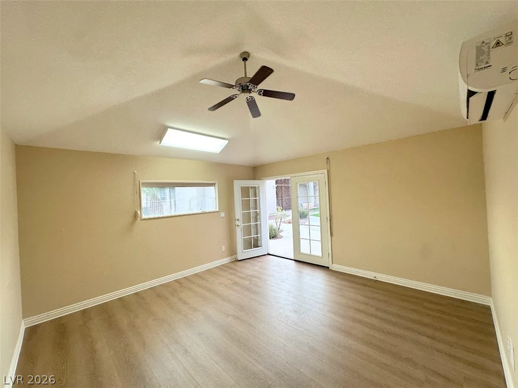 948 Sugar Springs, Las Vegas, NV 89110