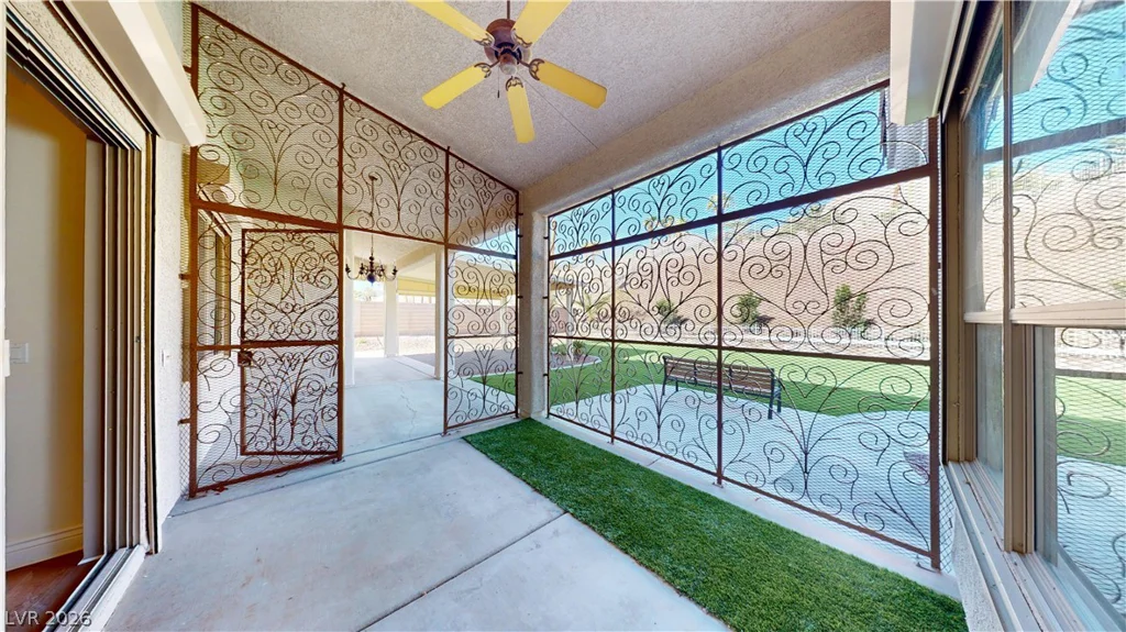 948 Sugar Springs, Las Vegas, NV 89110