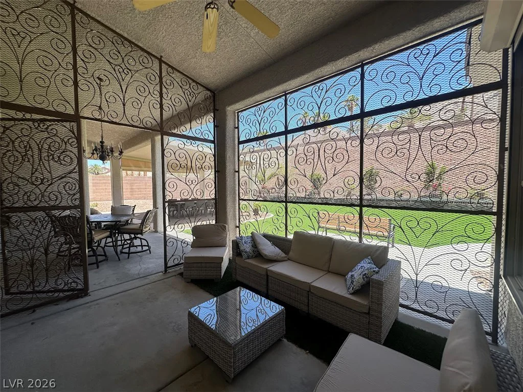 948 Sugar Springs, Las Vegas, NV 89110