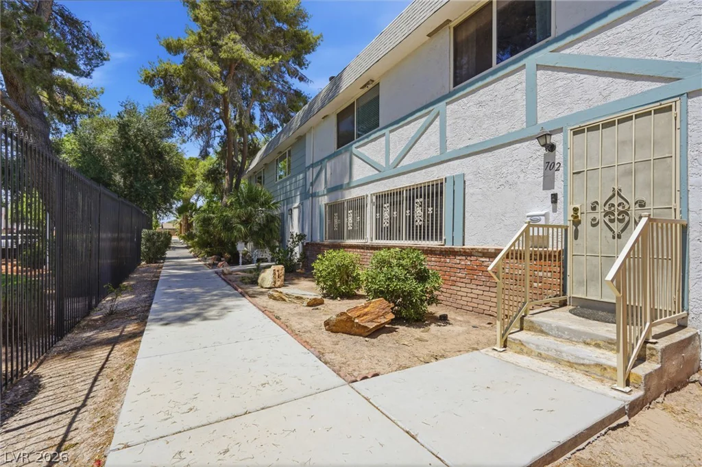 702 Greenbriar Townhouse, Las Vegas, NV 89121