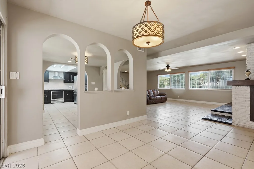 702 Greenbriar Townhouse, Las Vegas, NV 89121