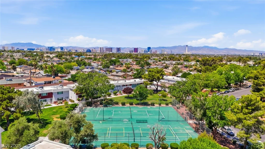 702 Greenbriar Townhouse, Las Vegas, NV 89121