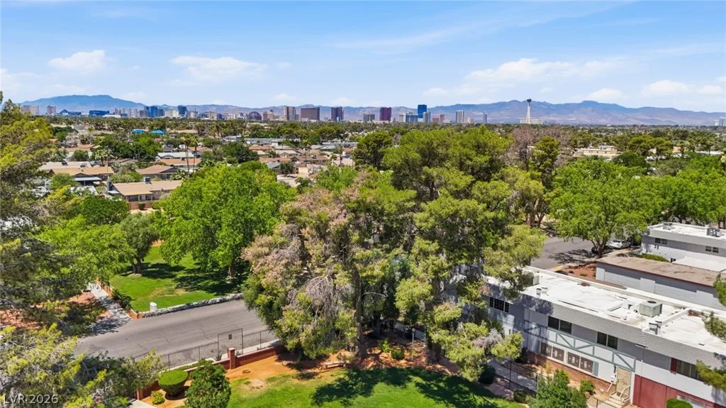 702 Greenbriar Townhouse, Las Vegas, NV 89121
