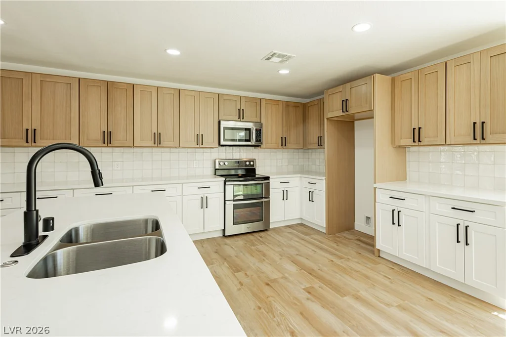 4815 El Tesoro, Las Vegas, NV 89121