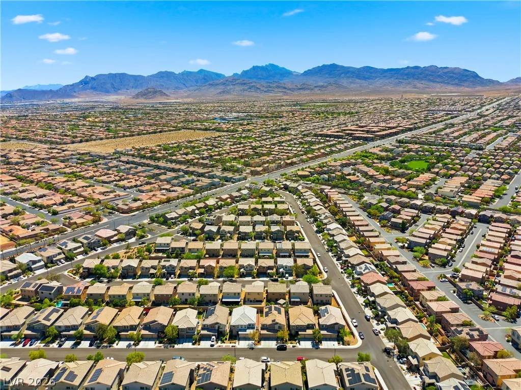 8144 Winterfell, Las Vegas, NV 89166