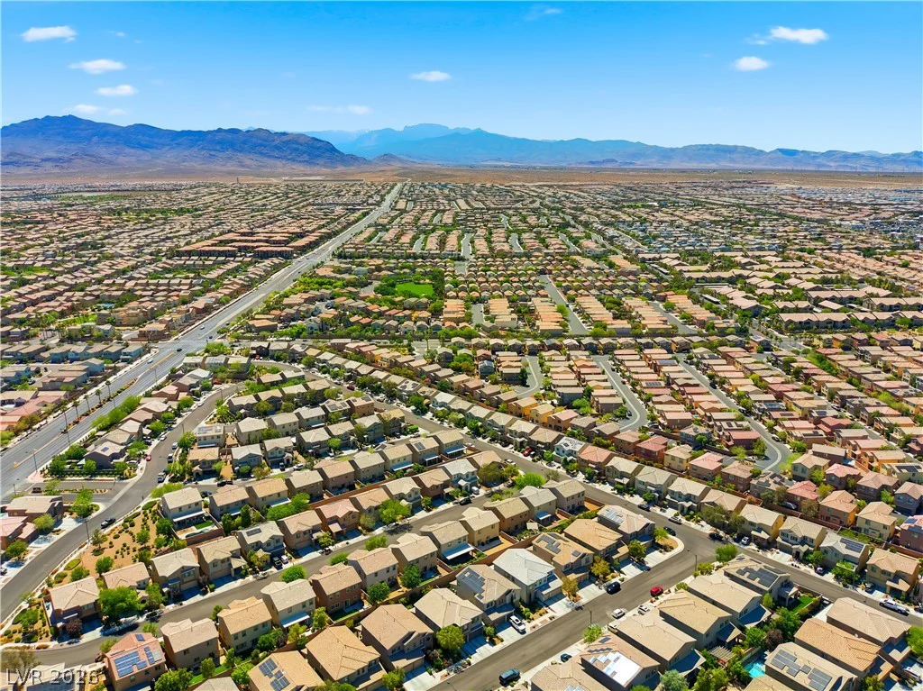8144 Winterfell, Las Vegas, NV 89166