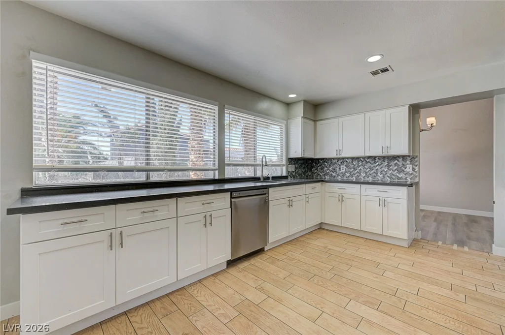 5872 Buhl, Las Vegas, NV 89103