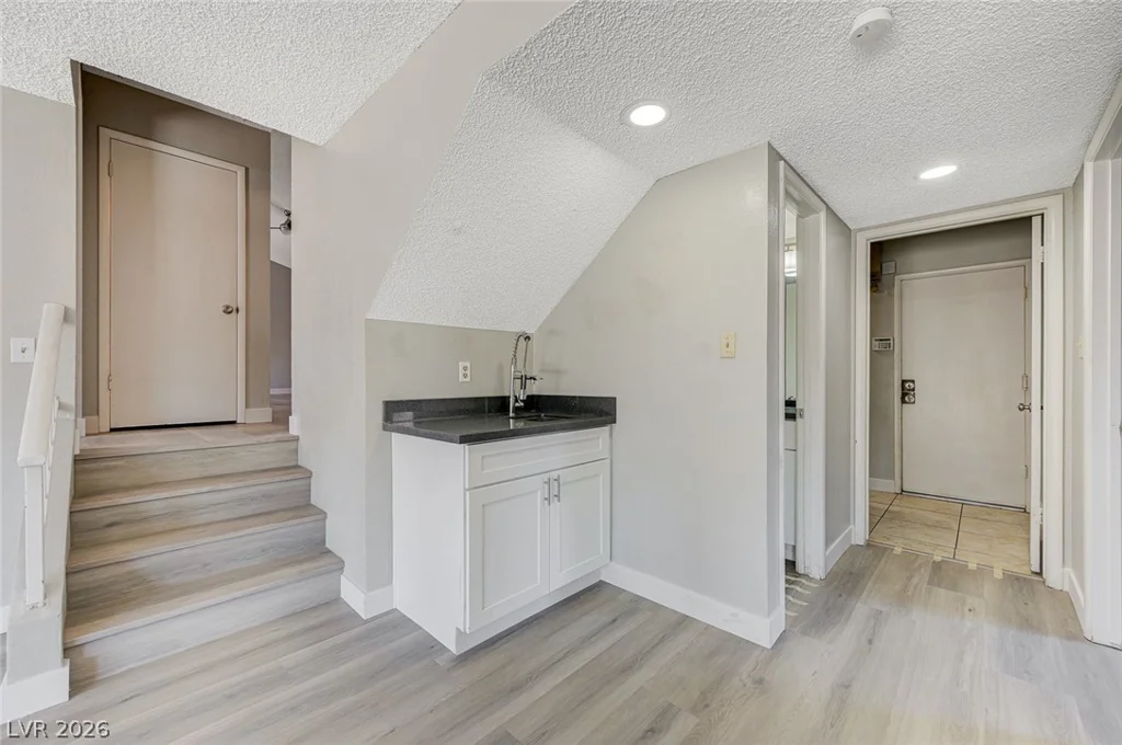 5872 Buhl, Las Vegas, NV 89103