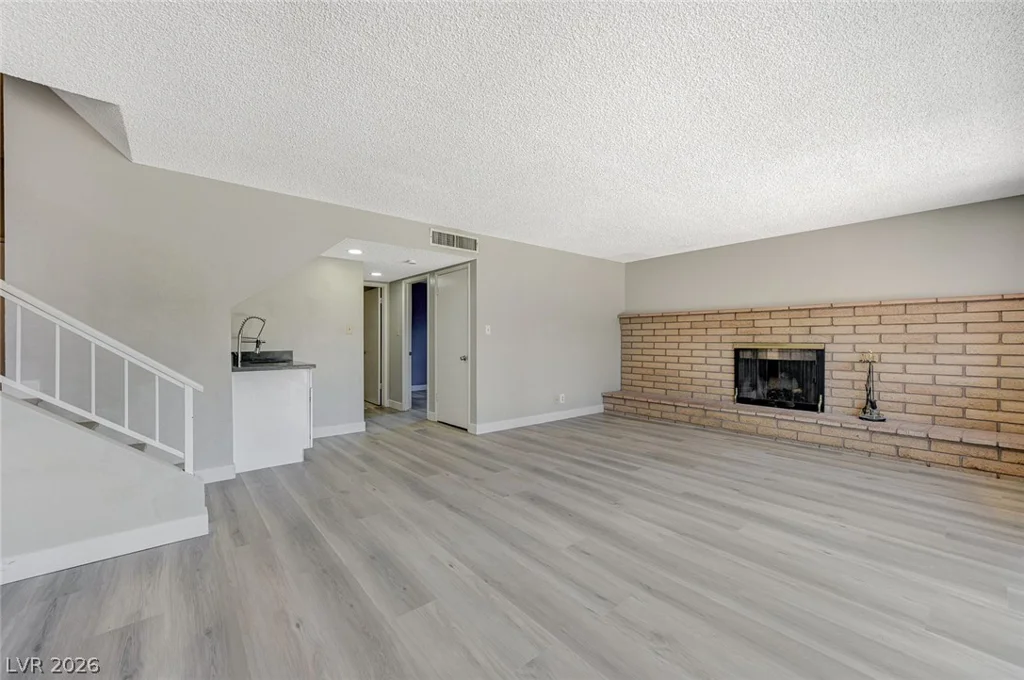 5872 Buhl, Las Vegas, NV 89103