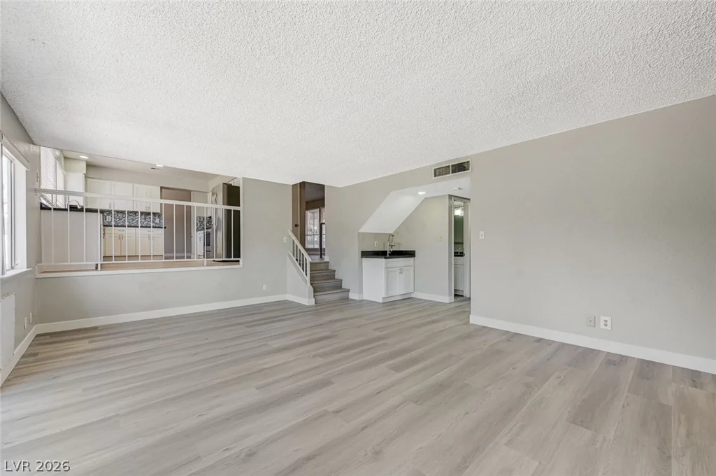 5872 Buhl, Las Vegas, NV 89103