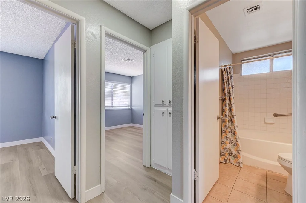 5872 Buhl, Las Vegas, NV 89103