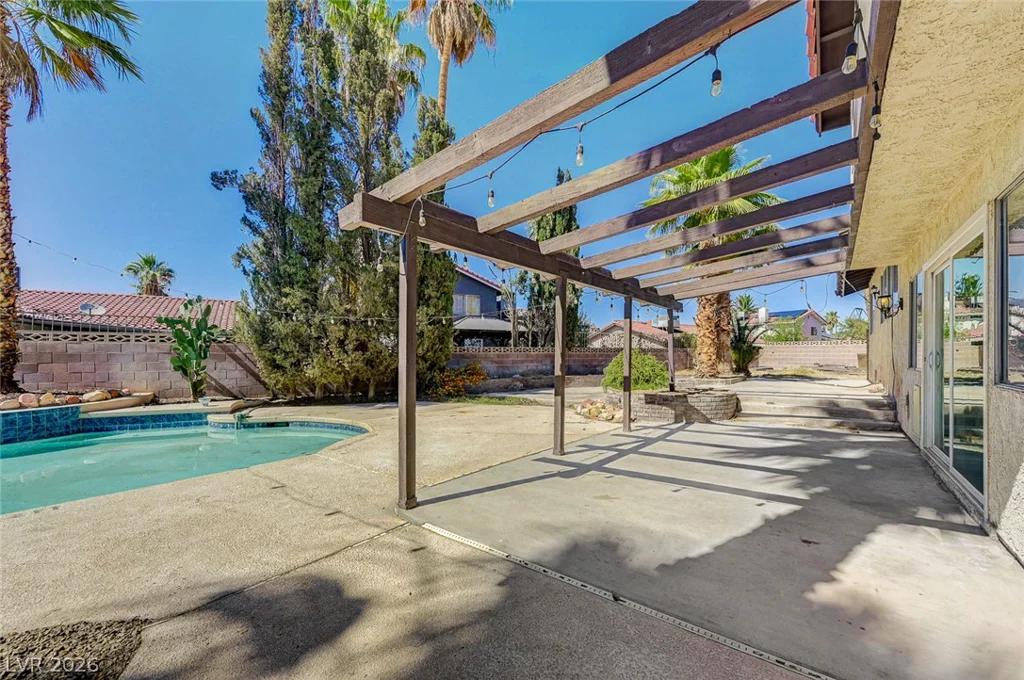 5872 Buhl, Las Vegas, NV 89103