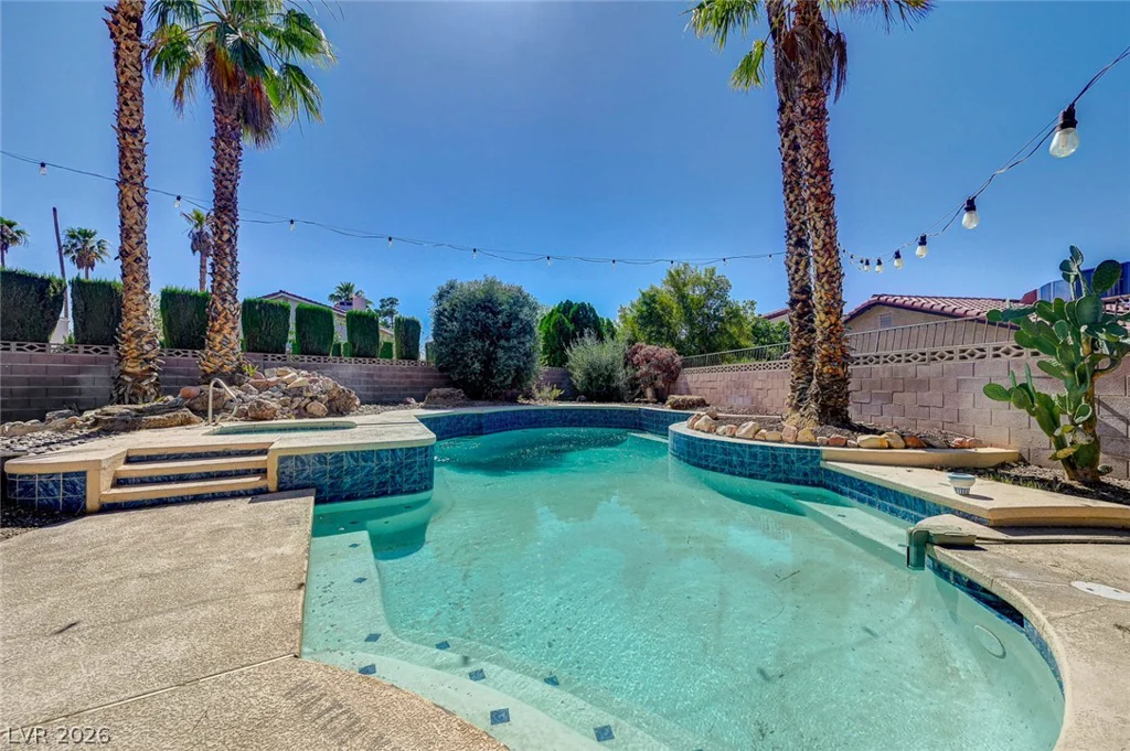 5872 Buhl, Las Vegas, NV 89103