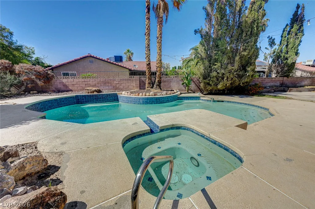 5872 Buhl, Las Vegas, NV 89103