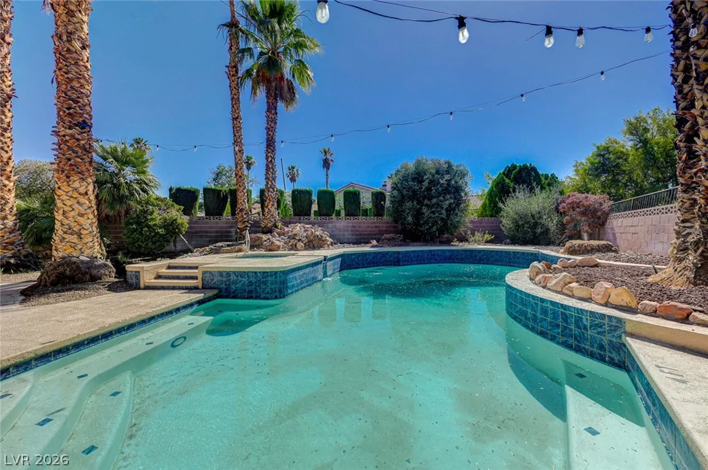 5872 Buhl, Las Vegas, NV 89103