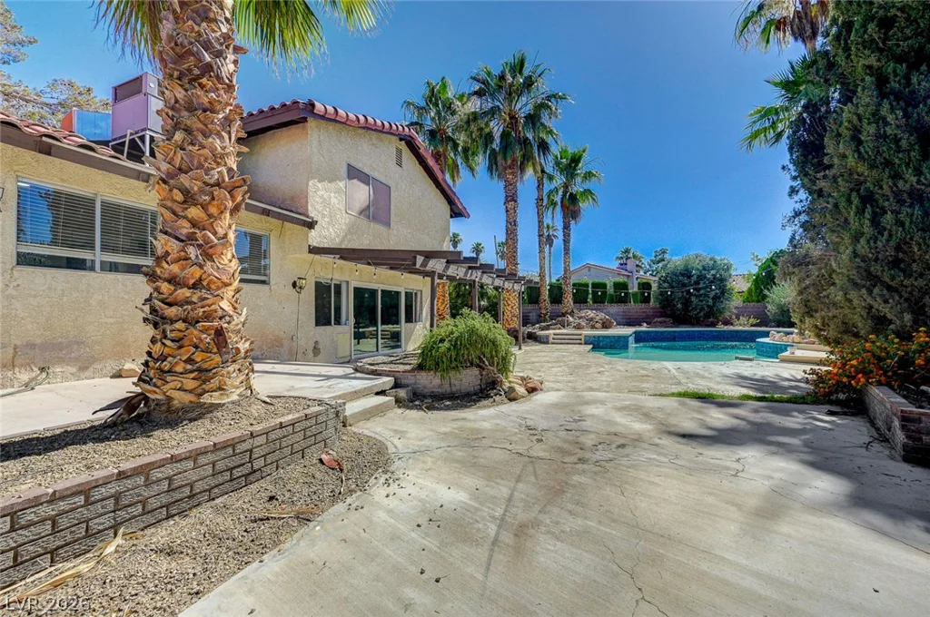 5872 Buhl, Las Vegas, NV 89103