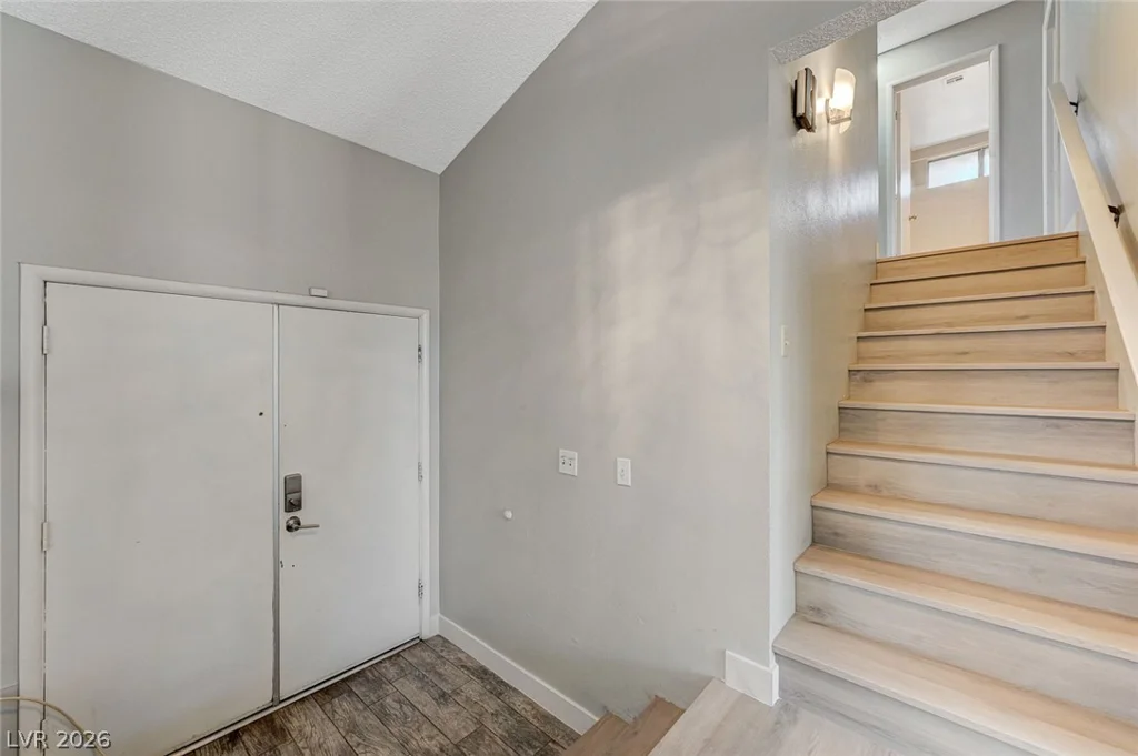 5872 Buhl, Las Vegas, NV 89103