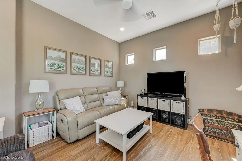 7638 Rafter, Las Vegas, NV 89139